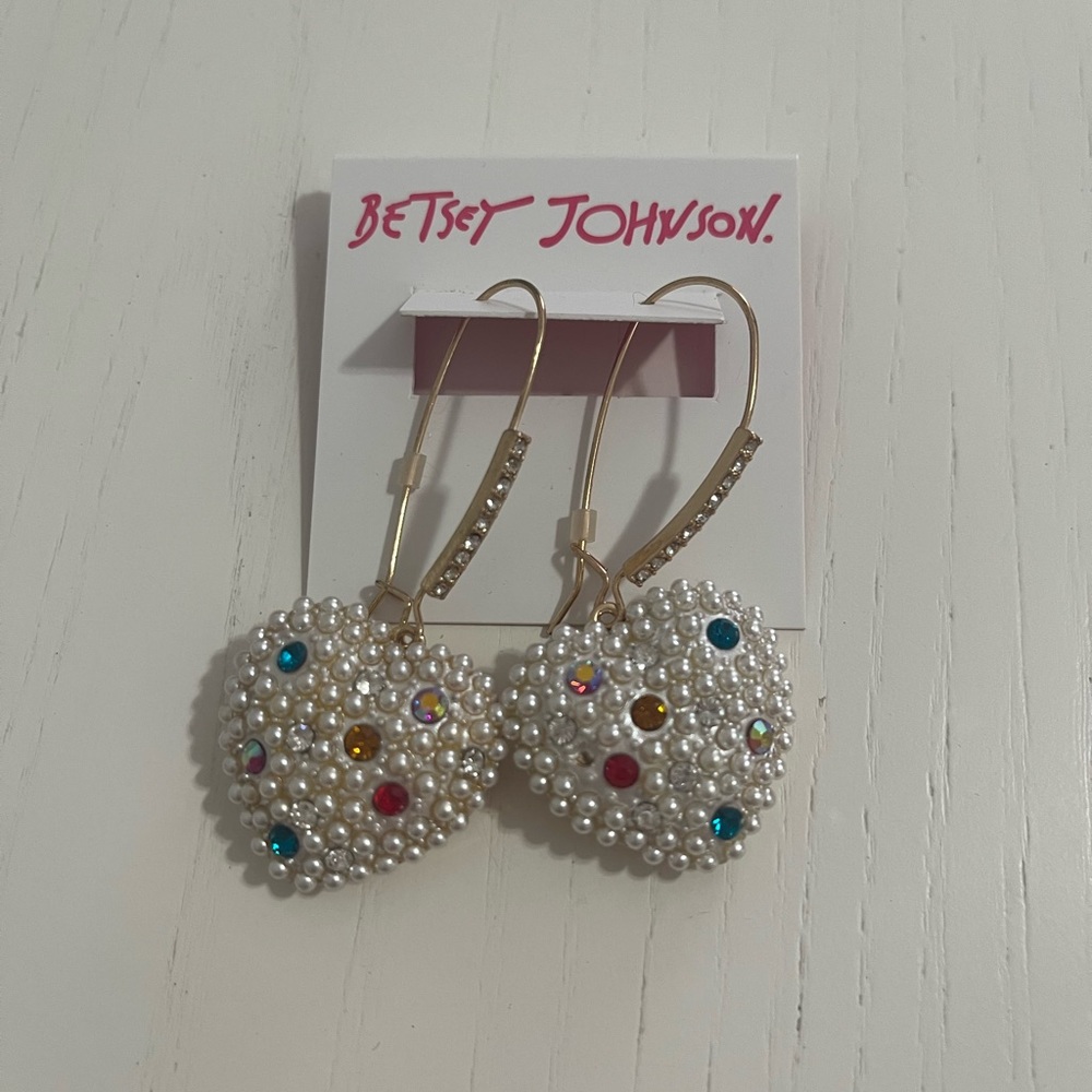 Betsy Johnson heart earrings